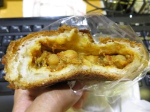 ひよこ豆のカレーパン：ジョルノ