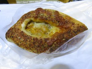 ごろごろチキンのバジルソースフランス：志津屋