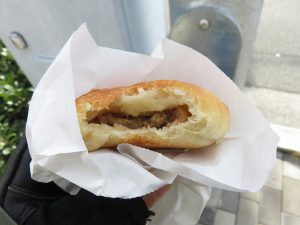 豚まんパン：ベーカリーファクトリー