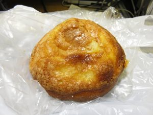 マカロンクリームぱん：パンマルシェムギ