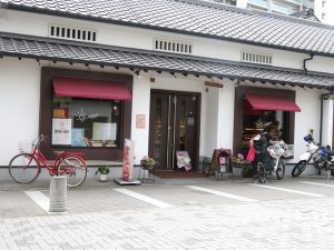 サンブレッド伊丹店