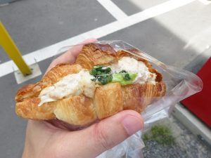 クロワッサンツナサンド：松