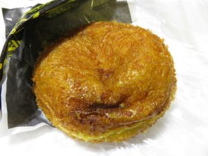 とろーりタマゴのプレミアムカレードーナツ：志津屋