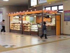 コーンブルメ津駅店