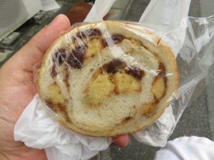 カステラレーズンロール：鈴乃家ベーカリー