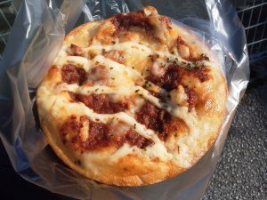 チーズボロネーゼ：小麦の郷