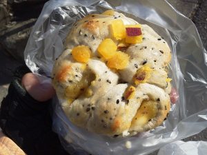 黒ごまおさつのスイートチーズ：小麦の郷