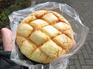 焦がしバター風味のメロンパン：小麦・青空ベーカリー