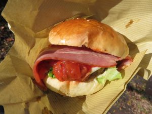 ベーコンレタスバーガー：のぶ