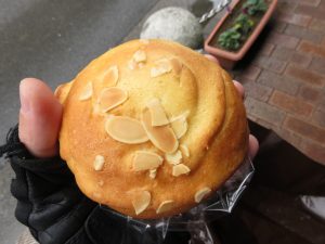 クリームぱん：おうちぱん