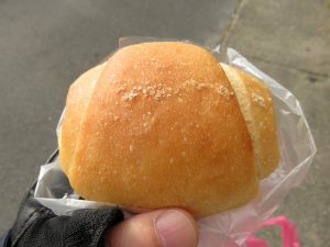 塩パン：セイジツベーカリー