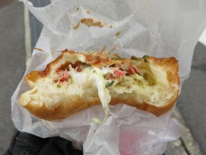 たこ焼きパン：セイジツベーカリー