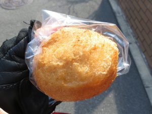 少し辛いカレーパン：オブジェ