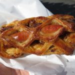 自家製カレーと粗挽きソーセージのパン：マリーフランス北山店