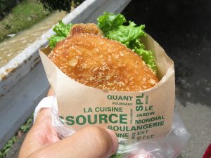 ビーフカツカレーパン：ヤマダベーカリー