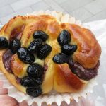 黒豆パン：ミヤコベーカリー