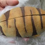 黒コッペ（生クリーム）：小麦の郷ライフ伏見深草店