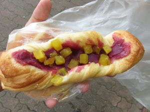 沖縄紅いも餡のデニッシュ：小麦の郷