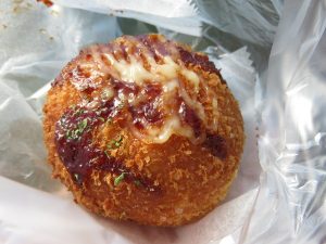 豚まんのスコッチエッグ：ニコチャンベーカリー