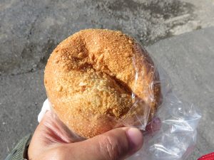 焼きカレーパン：でんしゃ通り