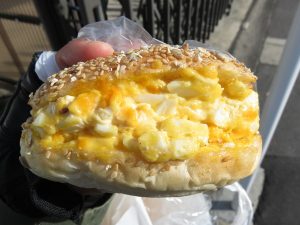 濃厚タマゴサラダサンド：ココキラリ