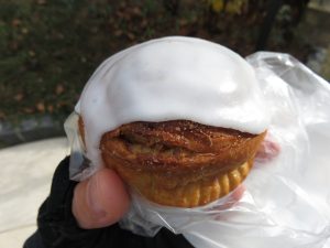 シナモンロール：阪急ベーカリー