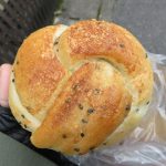 ごまとチーズの塩バターパン：cascadeゼスト御池店