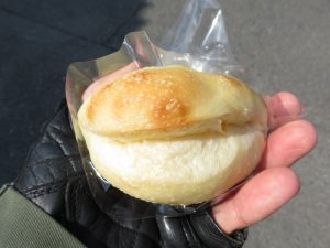 ボンジュール（クリームチーズ）：パン工房シェトモ