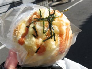 ふんわりちくわパン：阪急ベーカリー