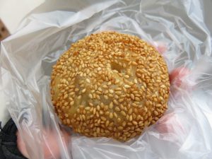 ごま団子ドーナツ：阪急ベーカリー