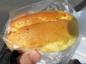 はちみつバターパン：阪急ベーカリー