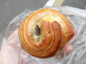キャラメルりんご：阪急ベーカリー