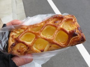 リンゴカスタードパイ:阪急ベーカリー
