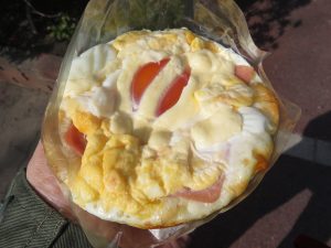 とろっとたまごのハムエッグ：小麦の郷