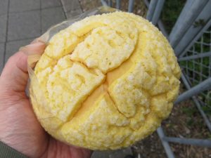 黄金色のメープルメロンパン：小麦の郷