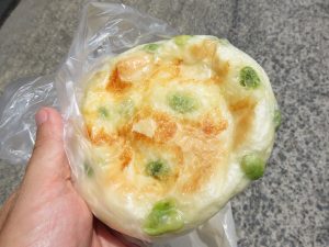 枝豆とダブルチーズのおやき：プチシャンボール