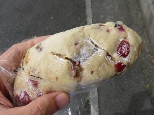 クランベリー&チーズクリーム：小麦の郷