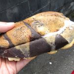 黒コッペ（ホイップ）：小麦の郷ライフ伏見深草店