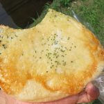 パリパリチーズの焼きカレーパン：小麦の郷ライフ伏見深草店