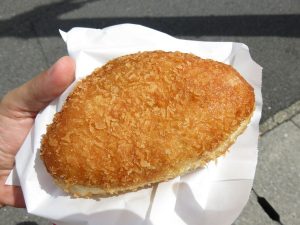 カレーパン：セイジツベーカリー