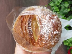 ごろごろ白桃デニッシュ：テクノパン