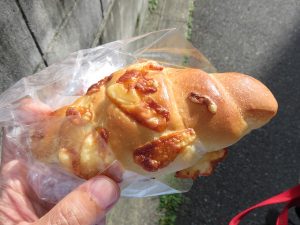 チーズ塩パン：小麦の郷