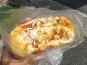 オニオンブレッド：プチシャンボール