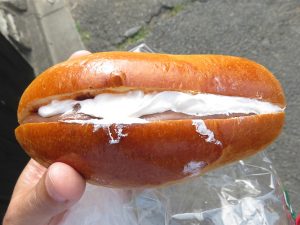 ミルクココアクリームのコッペ：小麦の郷