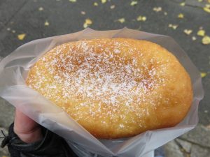 濃厚練乳クリーム入りナタデココドーナツ：コティアコティ