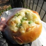 キーマカレーの焼きカレーパン：コティアコティ