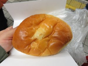 クリームパン：パックハウスイリエ