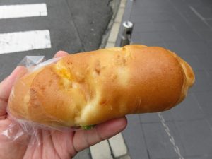 枝豆チーズの塩バターパン：ヤマダベーカリー
