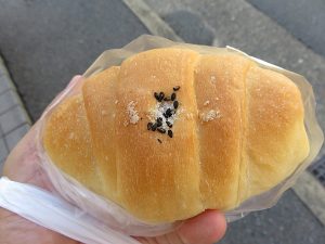 さつま芋塩パン：セイジツベーカリー
