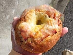 オリーブオイルで仕上げたごまベーコン：小麦の郷